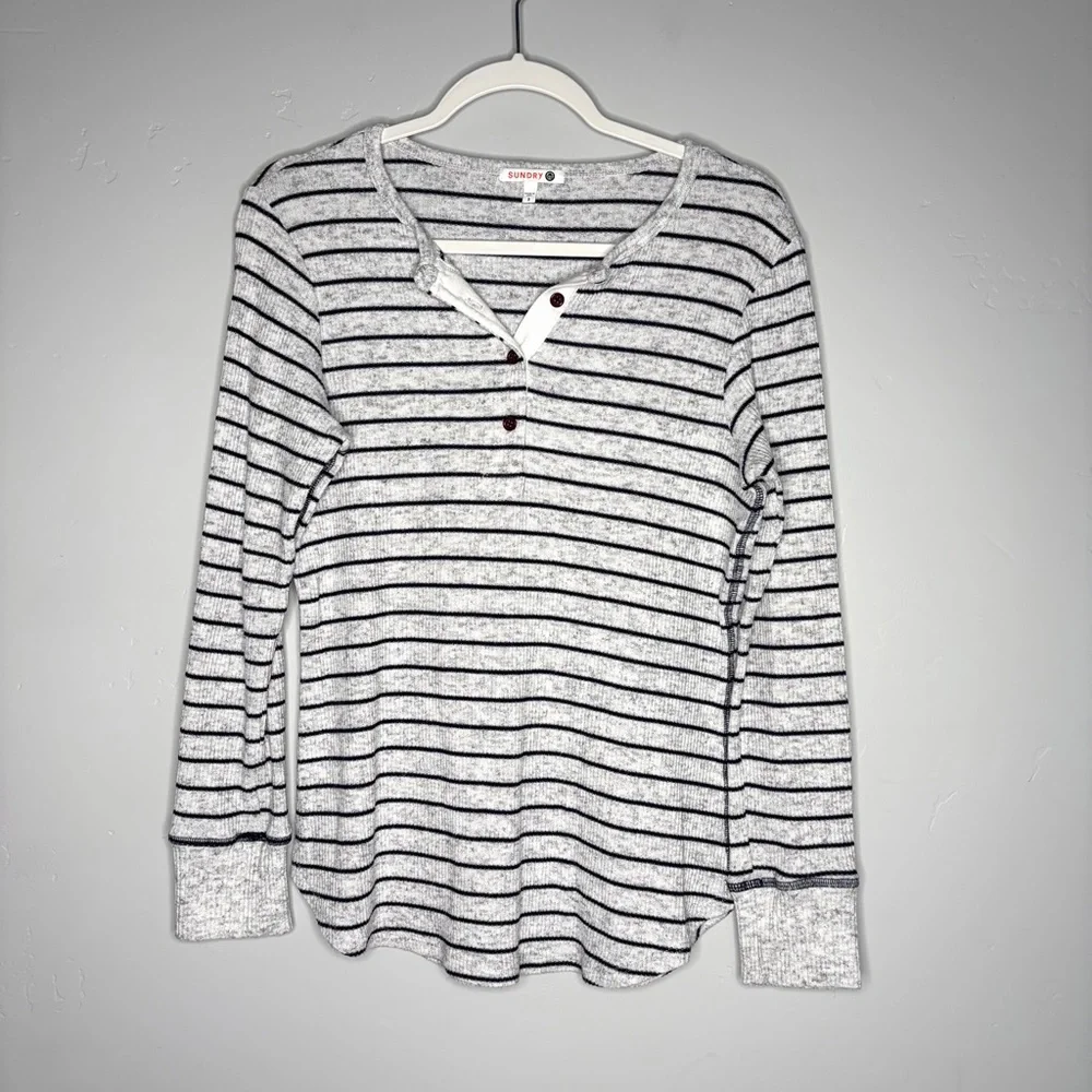 Sundry Striped Henley Sleep Top Long Sleeve Gray Black‎ 3 - Picture 4 of 6